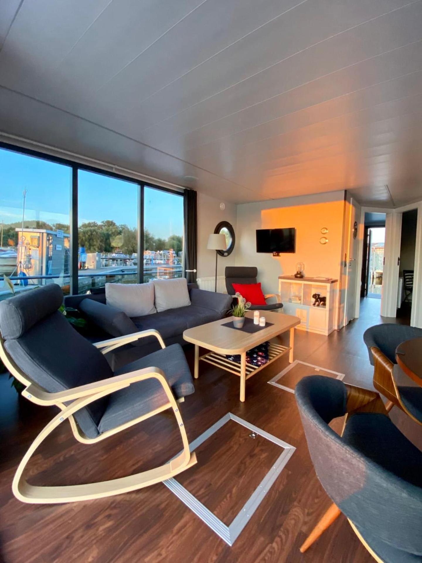 Ferienzentrum Yachthafen Rechlin Bagian luar foto