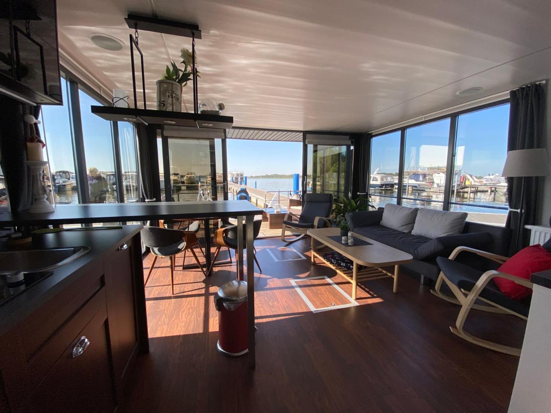 Ferienzentrum Yachthafen Rechlin Bagian luar foto
