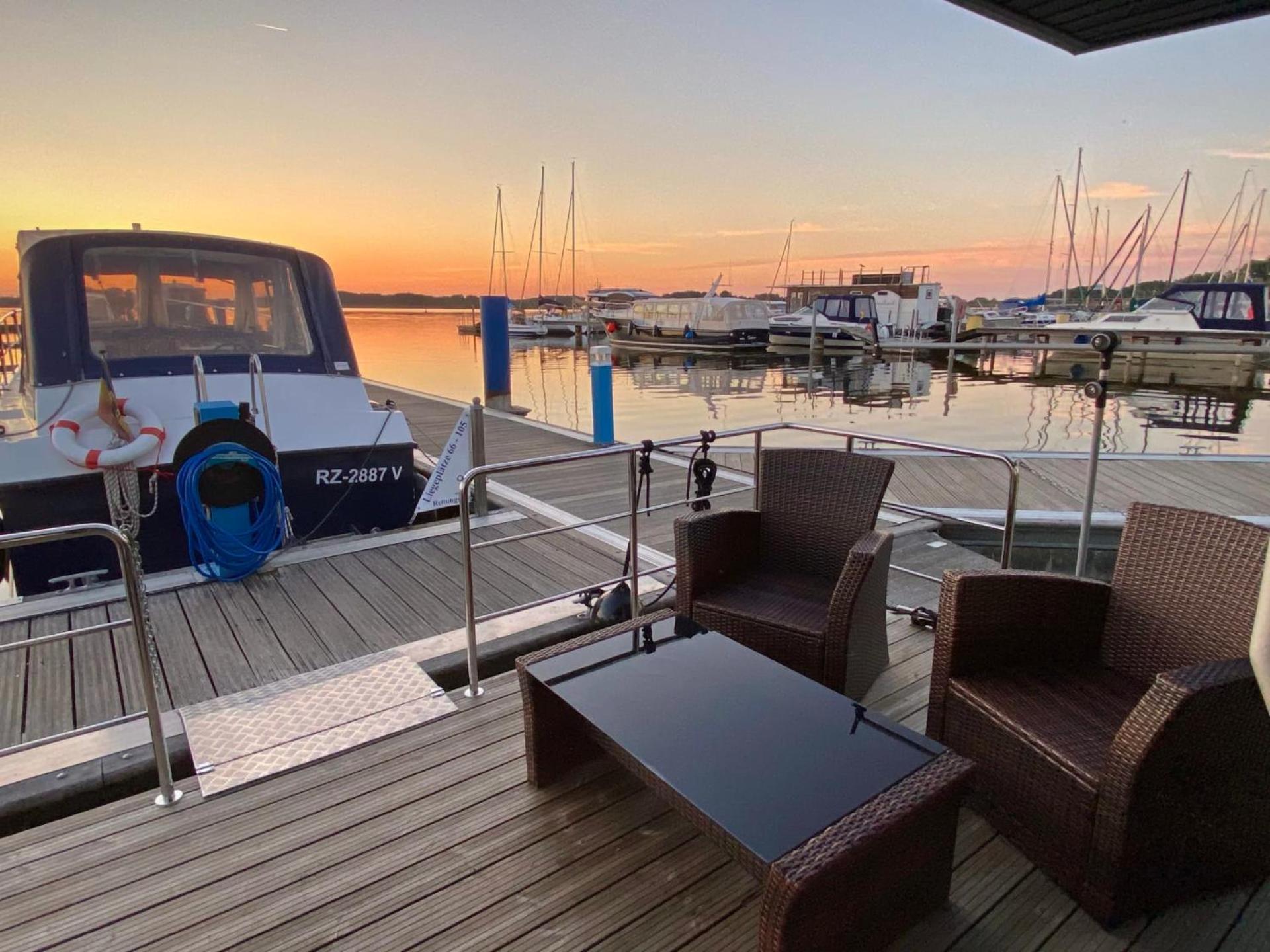 Ferienzentrum Yachthafen Rechlin Bagian luar foto