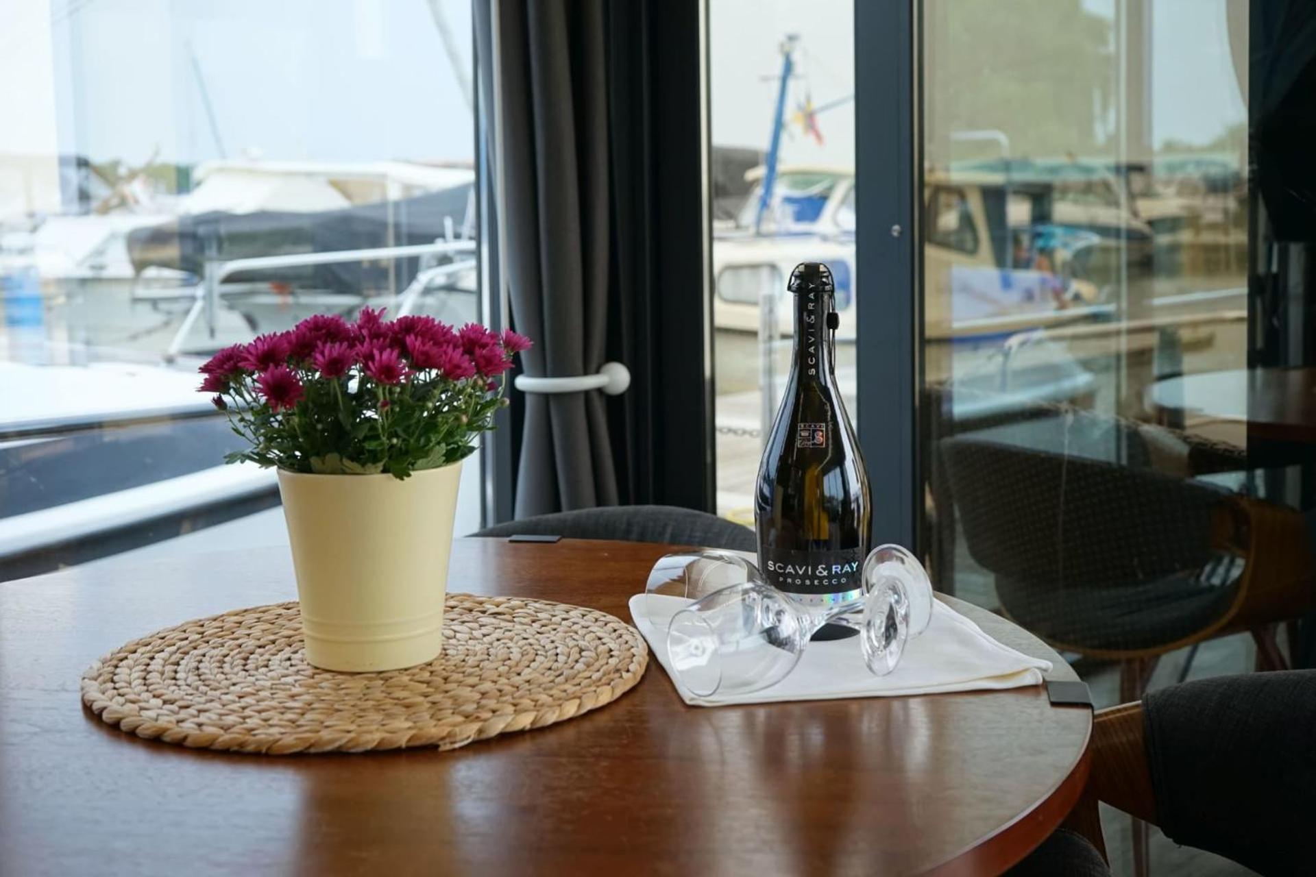 Ferienzentrum Yachthafen Rechlin Bagian luar foto