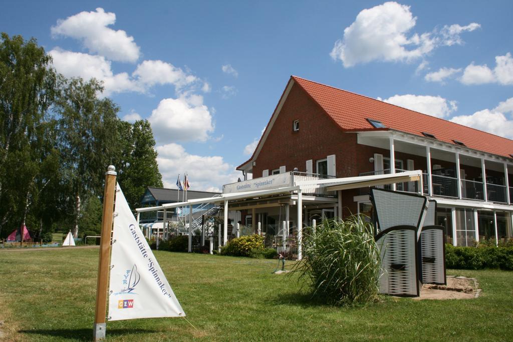 Ferienzentrum Yachthafen Rechlin Bagian luar foto