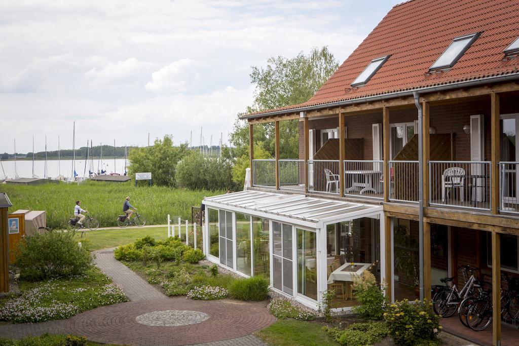 Ferienzentrum Yachthafen Rechlin Bagian luar foto