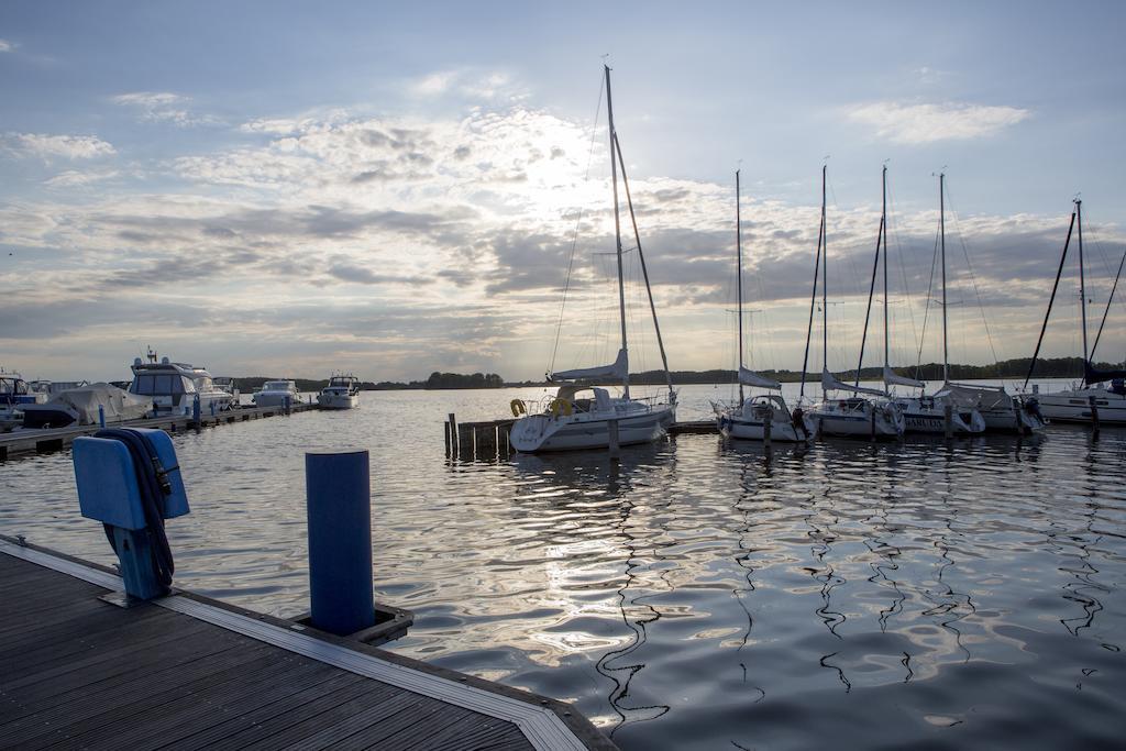 Ferienzentrum Yachthafen Rechlin Bagian luar foto
